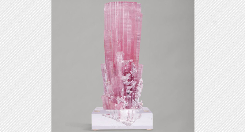 This tourmaline from Nagar, Afghanistan went for $35,280, topping a pre-sale high estimate of $8,000.