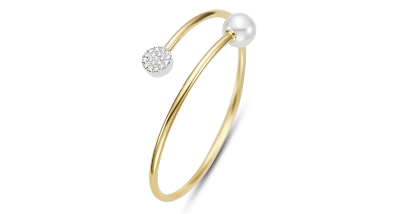 <a href="https://www.mastoloni.com/" target="_blank" rel="noopener noreferrer">Mastoloni</a> Sorrento Collection 18-karat yellow gold spring cuff bracelet featuring a white cultured pearl and white diamonds ($2,265)