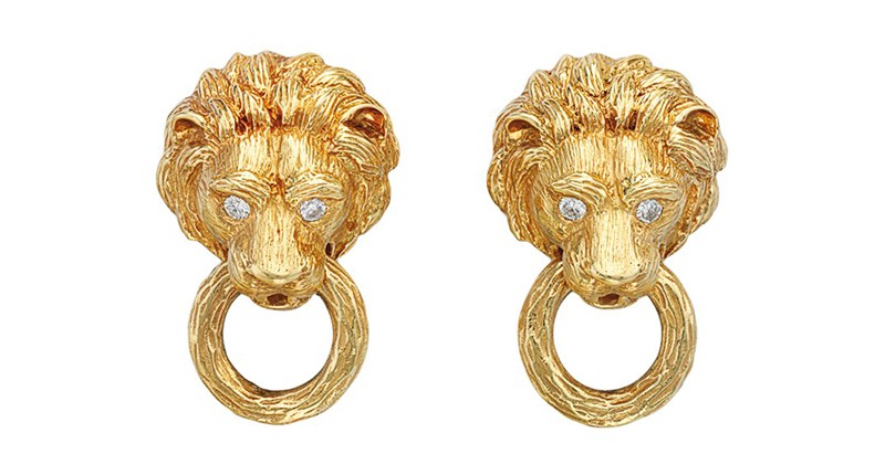 These earrings worn by Nancy Reagan during a visit with Margaret Thatcher in 1988 were designed as an 18-karat gold lion’s head with circular-cut diamond eyes and a suspended textured gold hoop. They sold for $21,250.