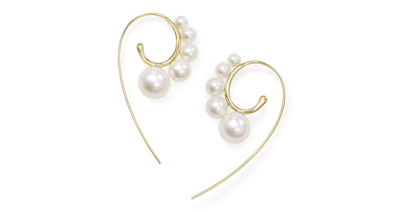 <p><a href="http://www.ippolita.com" target="_blank" rel="noopener">Ippolita</a> 18-karat yellow gold threader earrings with cultured fresh water pearls ($1,595) </p>