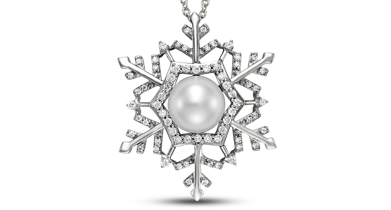 <p><a href="http://www.mastoloni.com" target="_blank" rel="noopener">Mastoloni </a>“Sorrento Collection” diamond snowflake pendant featuring a white cultured freshwater pearl with brilliant white diamonds set in 18-karat white gold ($1,640) </p>