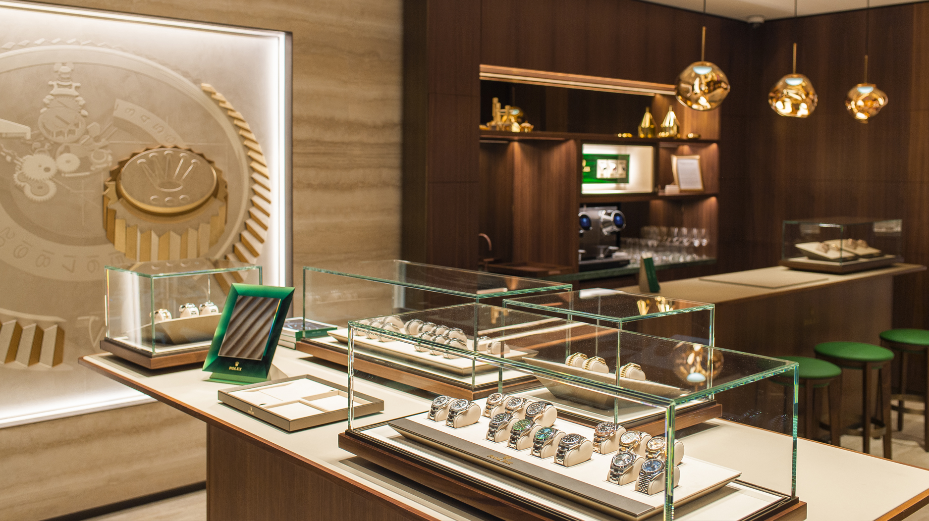 Long's Jewelers to open Patek Philippe watch showroom on Newbury Street's  'luxury row' - Boston Business Journal