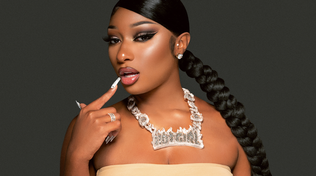 Megan Thee Stallion. “Hot Girl” moniker pendant and baguette diamonds on a custom diamond-encrusted flames link made with 155 carats, approximately one kilo of 14-karat gold, and VS diamonds by Eliantte & Co. (Credit: Marcelo Cantu, Los Angeles, 2020)