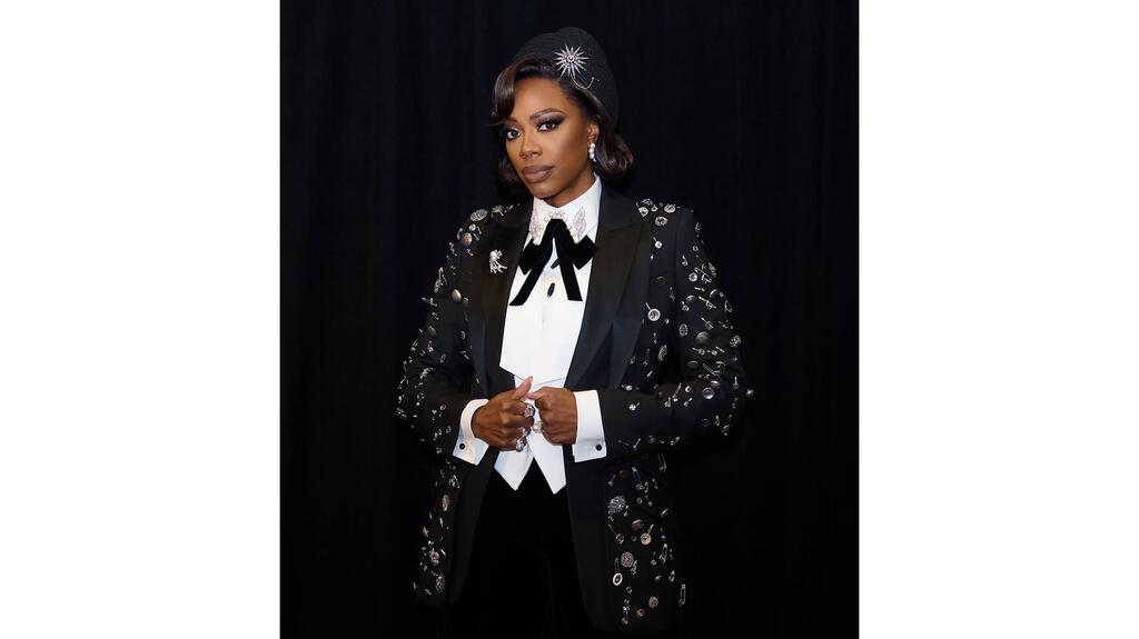 Yvonne Orji in Yoko London’s white gold South Sea pearl earrings Yvonne Orji Met Gala 2025