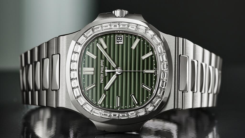 20210422_PatekPhilippe-2-nautilus-olivegreendial-baguettediamonds.jpg