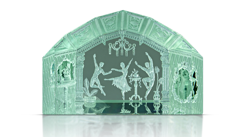 <b>Best of Show.</b> Dalan Hargrave of GemStarz Jewelry’s 210.55-carat ballerina carving in green beryl