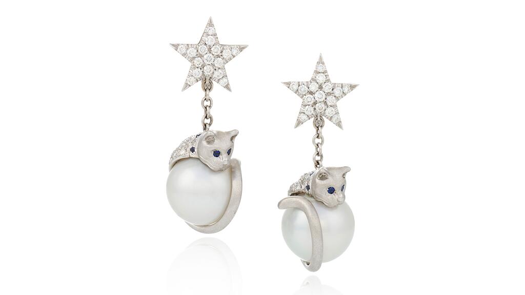 Sandy Lerner cat pearl earrings