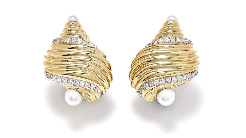 Yvonne Leon gold and diamond shell-shaped pearl earrings