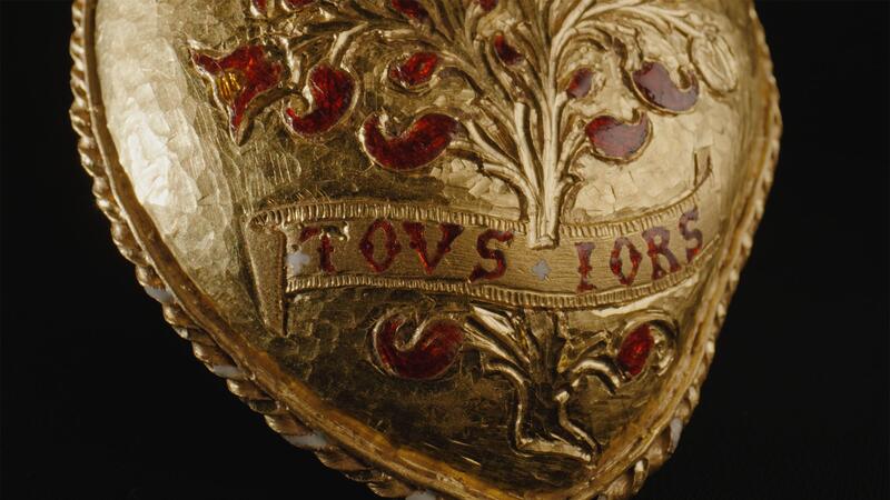 Tudor Heart pendant message closeup