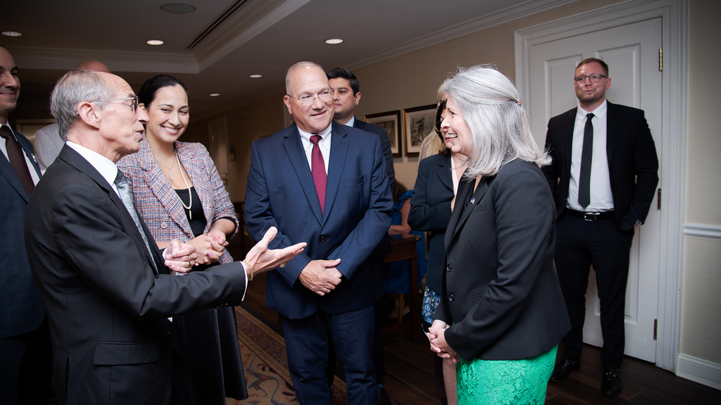 Jewelers of America members meet with Senator Joni Ernst (R-IA). (Photo credit: Abby Greenawalt)
