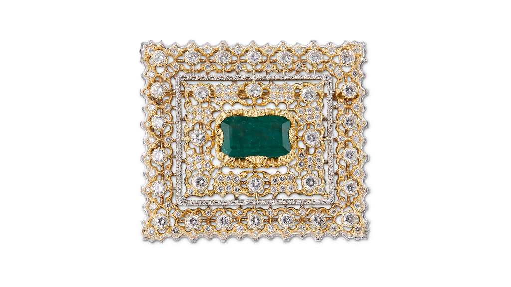 This “Arazzo” brooch, circa 1994, features a 6.76-carat emerald.