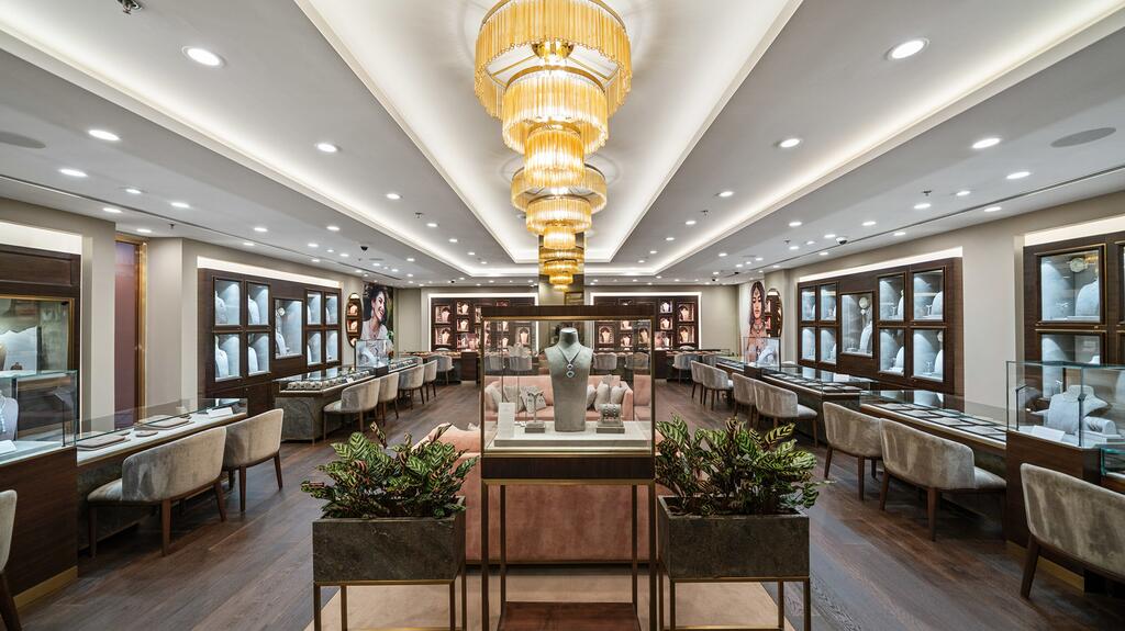 Tanishq’s two-story showroom in Iselin, New Jersey, hopes to appeal to the state’s Indian-American population.