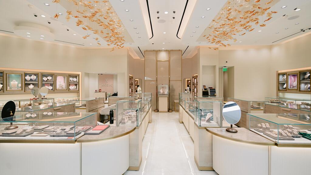 Tanishq Florida store interior