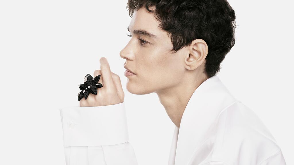 Boucheron Human Being Collection Checkers Ring