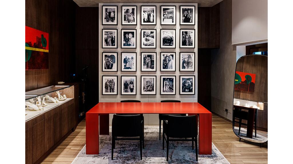 Nanis Madonna di Campiglio Flagship Photo Display