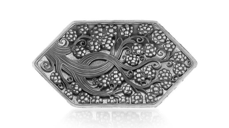 “Mûres” brooch made of steel and aluminum with mulberry motifs (€8,000-€12,000, or $9,000-$14,000)