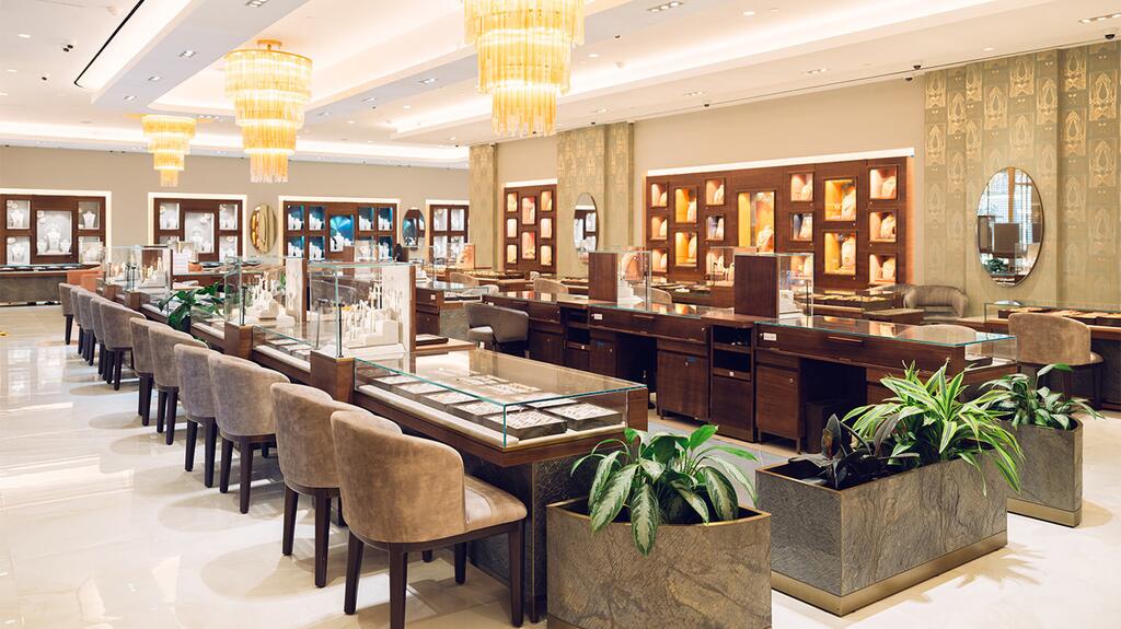 Tanishq’s latest showroom is 5,100-square-feet, marking it as the brand’s largest in the U.S. Tanishq Seventh Santa Clara Store Interior
