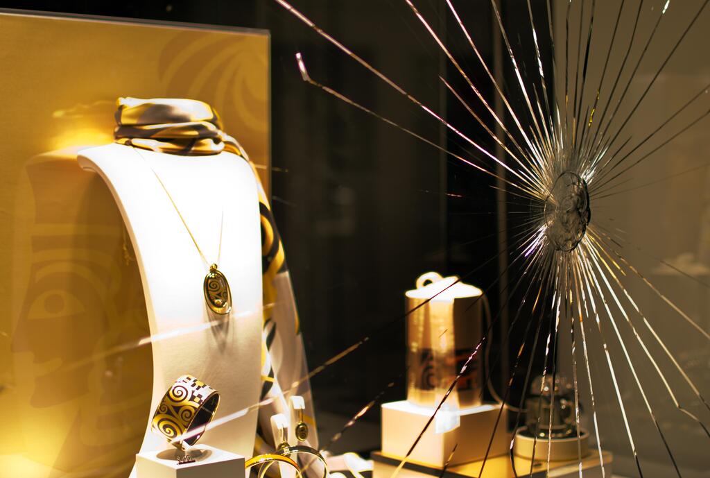 jewelry-store-crime-stock.jpg