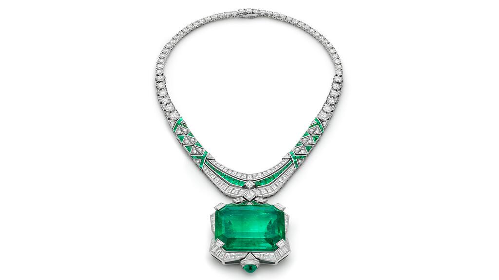 The “Magnus Emerald” necklace features the largest stone that Bulgari has ever worked with, a 241.06-carat emerald. Bulgari Magus Emerald