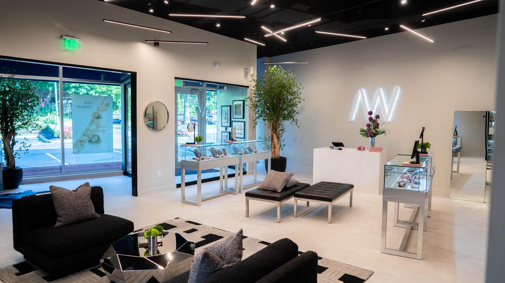 Ali Weiss jewelry store and piercing studio in Roslyn, New York