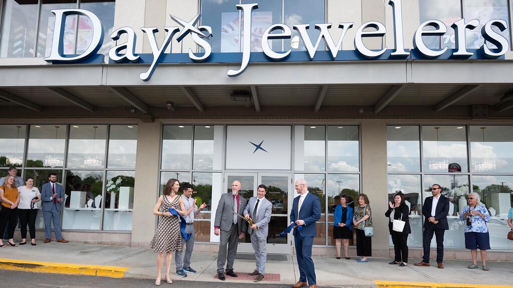 Joseph Corey at Day’s Jewelers Manchester New Hampshire ribbon cutting
