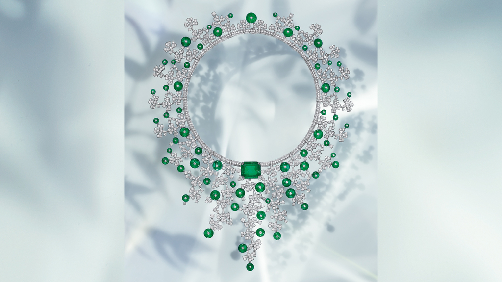 The “Emerald Venus” necklace in platinum with an octagonal-shaped emerald (19.30 carats), 62 emerald beads (130.77 carats), round brilliant-cut diamonds, and pavé diamonds (71.24 carats)