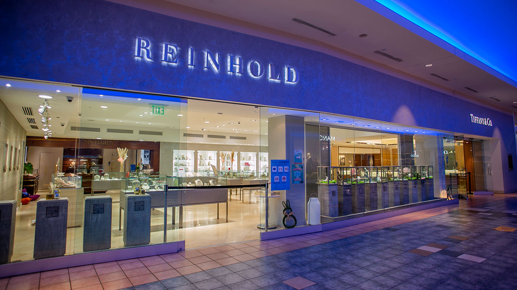 Marie Helene’s company, Grupo Reinhold, consists of two Reinhold Jewelers stores, a freestanding Tiffany & Co. boutique, a David Yurman boutique, and a men’s concept store called Kiyume.
