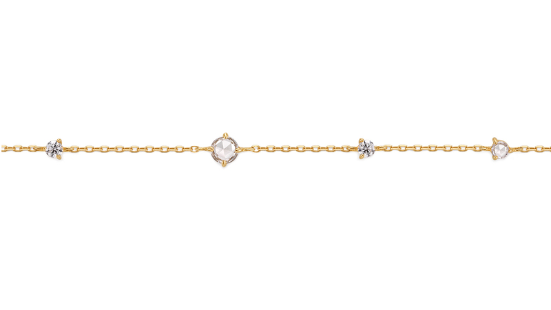 Why opt for a simple chain when you can have a mix of delicate gemstones? This is one of the options Aurelie Gi offers.