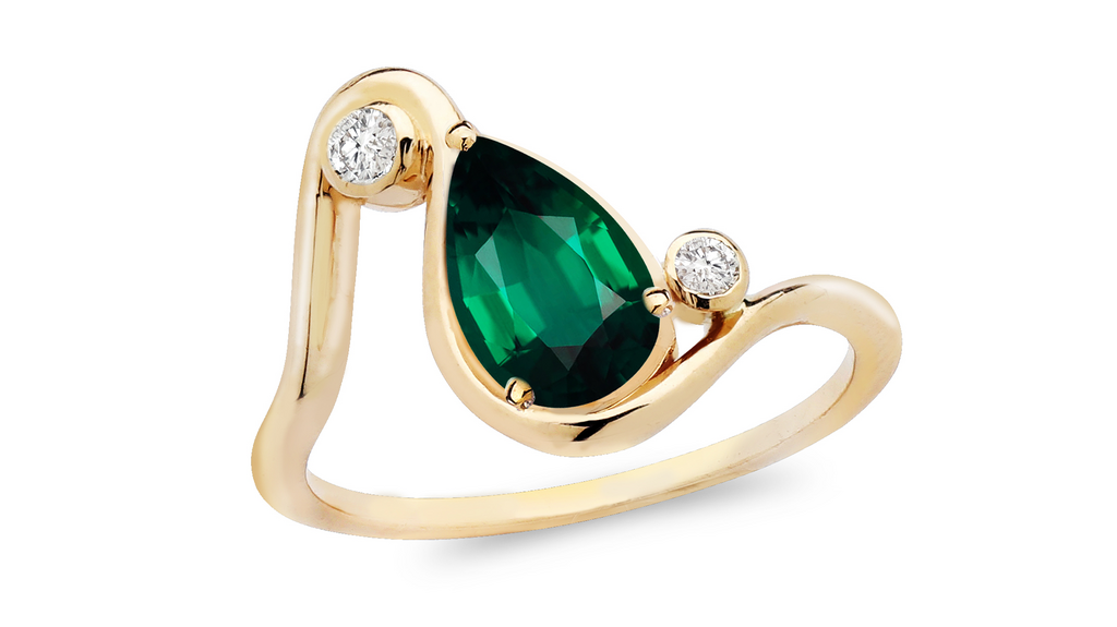 Ritique Emerald Diamond Dot Ring
