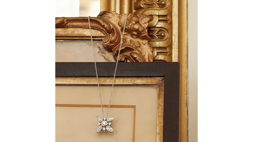 The “Flor” pendant