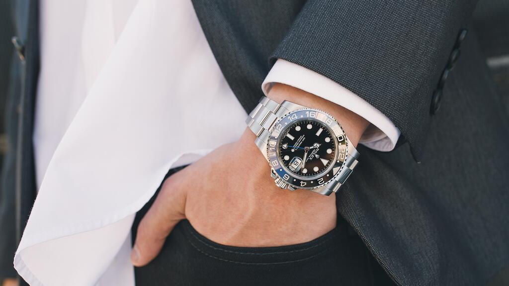 For Bob’s Watches, the most popular GMT-Master II model is the ref. 116710 with either the “Batman” (black and blue) or all black Cerachrom ceramic bezel and maxi case. Rolex GMT-Master II ref. 116710