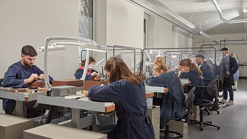 Buccellati employees in Milan atelier