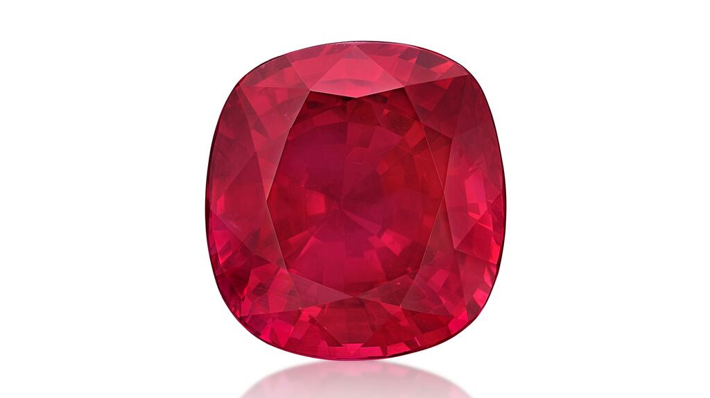 Head of Sotheby's Jewelry, Americas, Quig Bruning, said of the Estrela de Fura: “It is undoubtedly positioned to become the standard bearer for African rubies—and gemstones in general, bringing global awareness to their ability to be on par with, and even outshine, those from Burma, which have traditionally been the most desirable and recognizable source for rubies.”