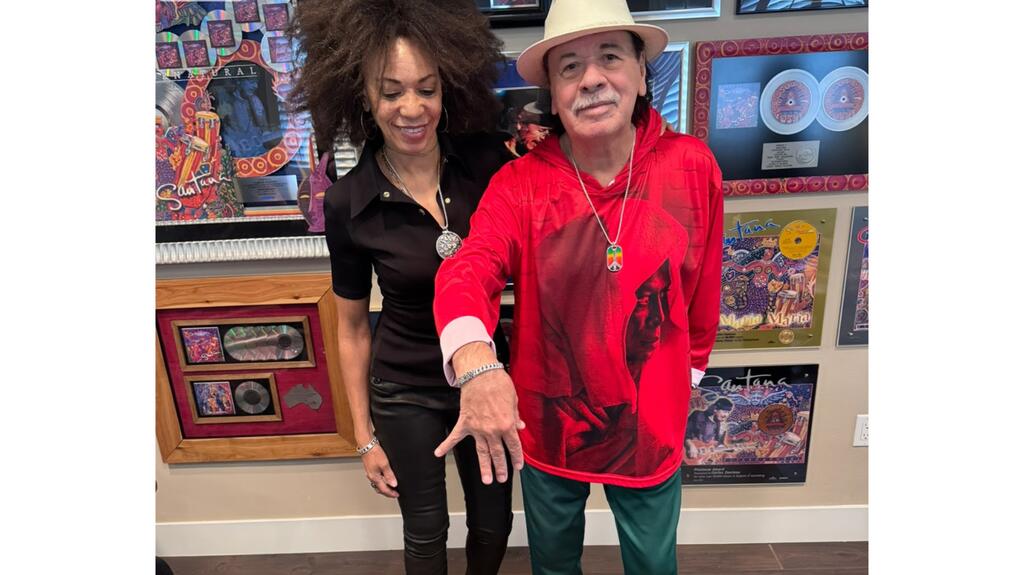 Santana Now Unidad collection