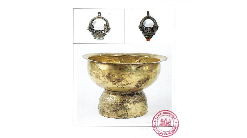 These jewels and golden bowl were among the looted items returned to Cambodia. (Image courtesy of Cambodia’s Ministry of Culture and Fine Arts)