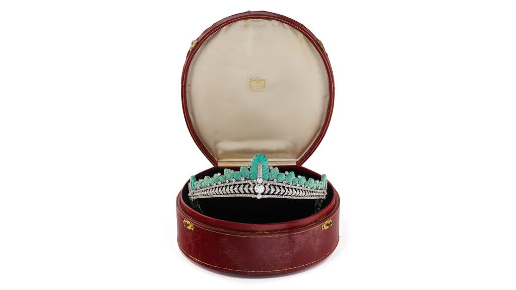 Nancy Astor’s tiara, a gift from her husband, had not been on the market since he purchased it nearly a decade ago. Nancy Astor tiara