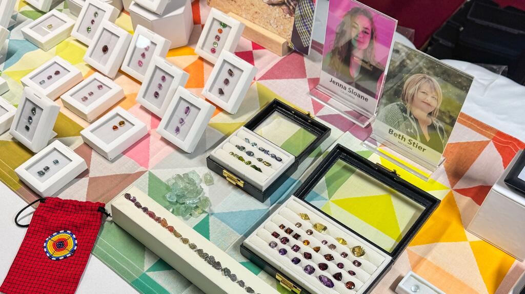 Anza Gems trade show booth cutters