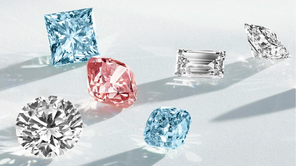 Lightbox, De Beers’ lab-grown diamond brand, recently added baguettes and cushion cuts to its selection of loose lab-grown diamonds, citing consumer desire for custom designs featuring fancy shapes.