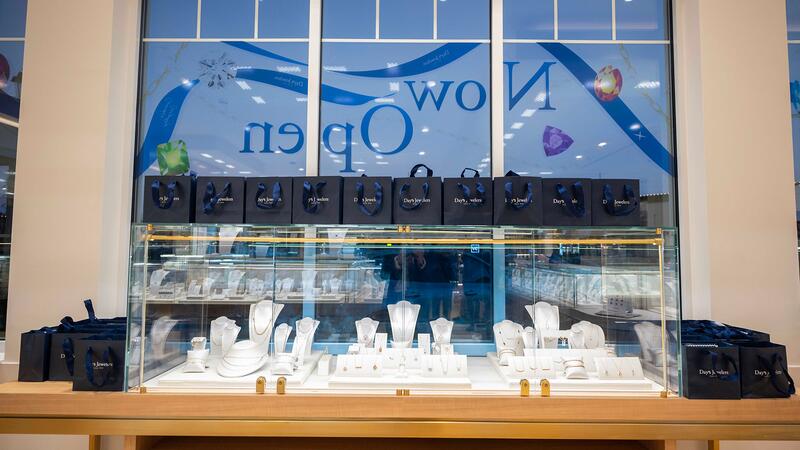 Day’s Jewelers Salem New Hampshire store interior