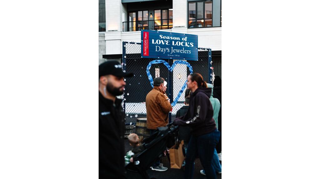 Day’s Jewelers Love Locks installation fence
