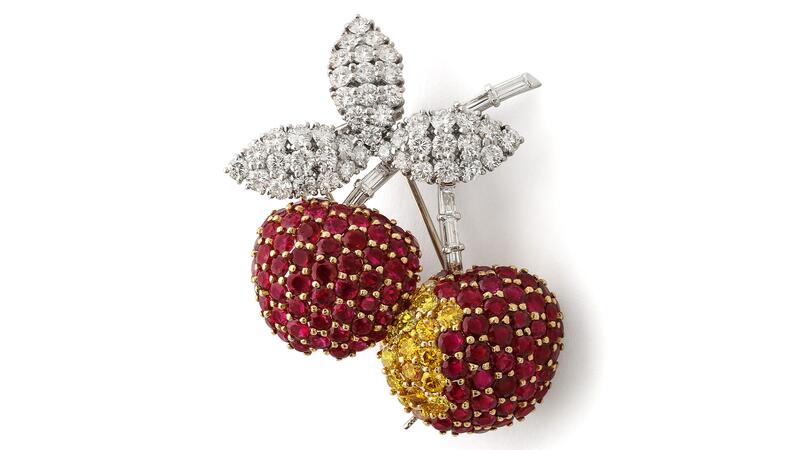 A Raymond Yard “Cherry” brooch circa 1950 set with rubies along with white and yellow diamonds (Image courtesy of A La Vieille Russie) The Modern Guide to Vintage Jewelry Raymond Yard Cherry Brooch