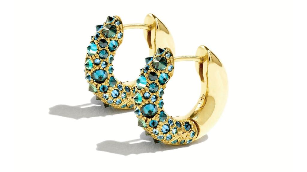 Huggie hoop earrings with heat treated diamond pavé by Tamsin Rasor ($5,563) Tasmin Rasor Diamond Pave Huggie Hoops