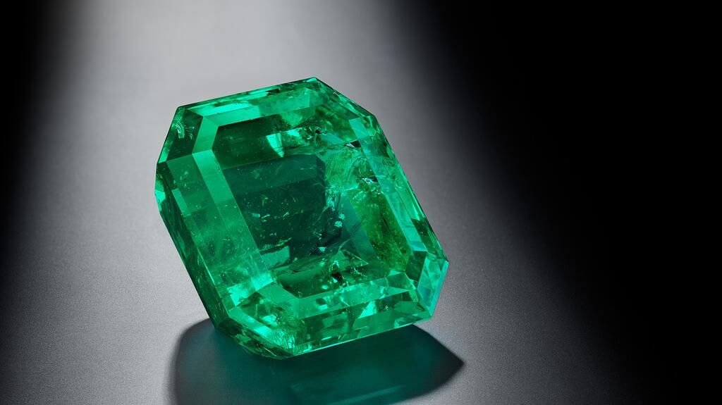 The Amazon Queen Colombian 280.84 carat emerald