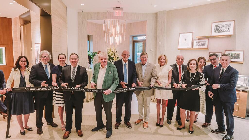 Lee Michaels Fine Jewelry Ridgeland Mississippi team ribbon cutting ceremony
