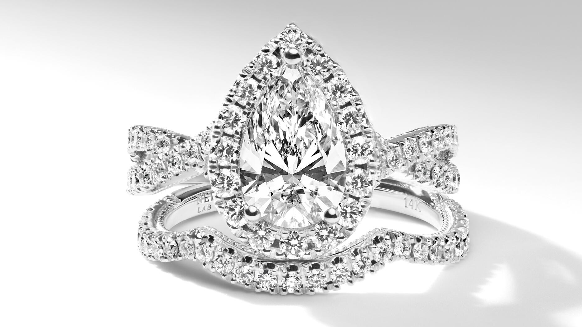 Neil Lane lab-grown diamond engagement ring