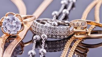 Online Auctions Offer Lucrative Options For Jewelry Sellers
