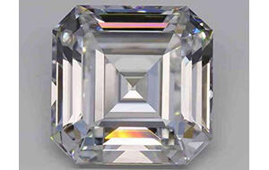 Company grows 10-carat colorless diamond