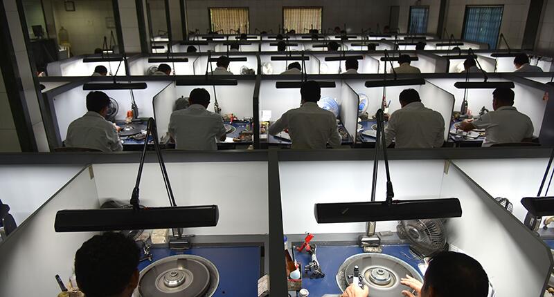 20200221_Star_Rays_Factory_Workers.jpg